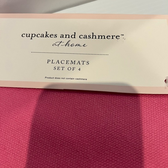 ❤️❤️Super Cute Cupcakes and Cashmere Conversation Hearts Placemats- Set of 4 - Picture 2 of 5